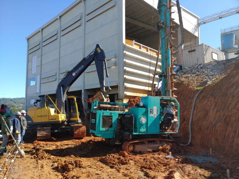 ESTAQUEMANTO HÉLICE CONTINUA EM TIMBÓ/SC - AMPLIAÇÃO INDUSTRIAL