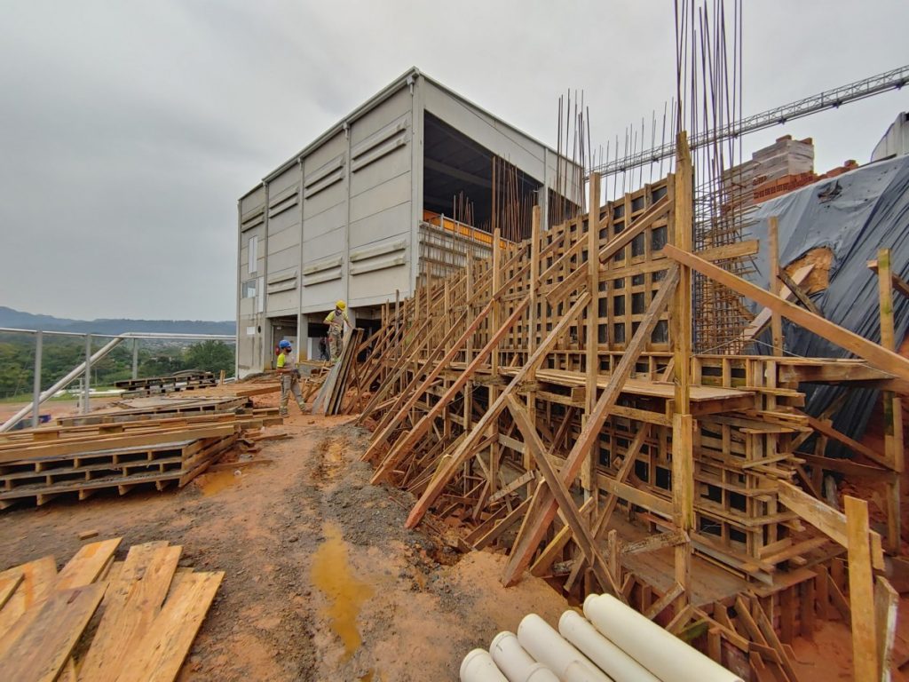 Muro de Contenção - Industria Frigorífico Gessner em Timbó/SC