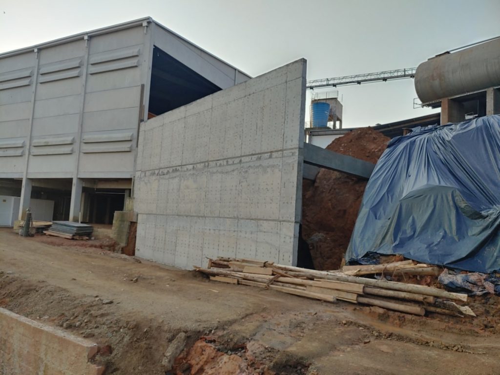 Muro de Contenção - Industria Frigorífico Gessner em Timbó/SC