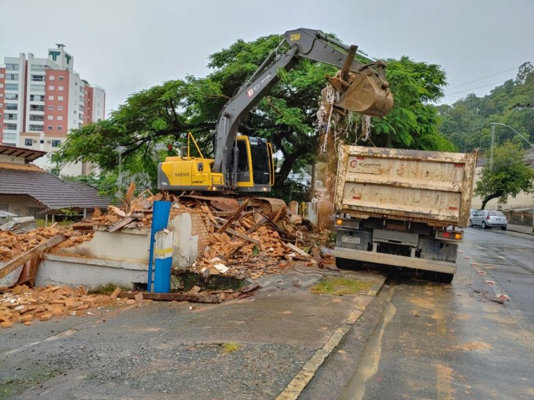 Serviços de Demolições em Blumenau e Região do Vale do Itajaí/SC
