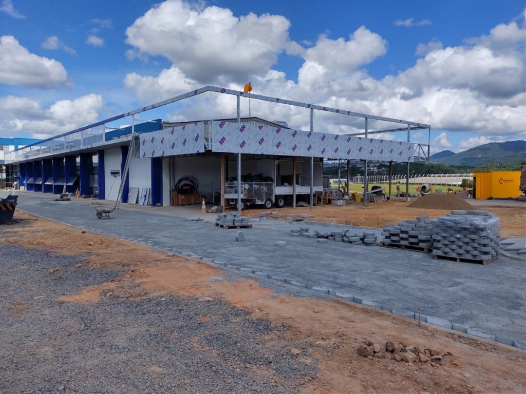 Obra de Ampliação Industrial Novo refeitório empresa Loghaus em Blumenau/SC